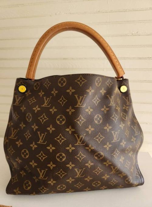 2016 Louis Vuitton Gaia Monogram Handbag