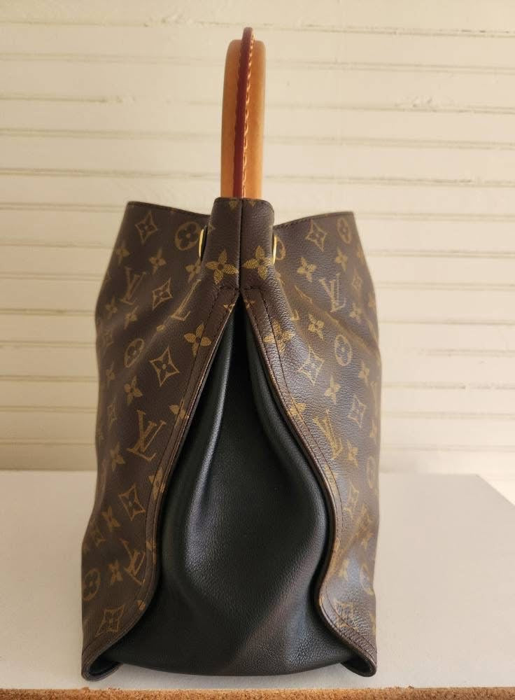 2016 Louis Vuitton Gaia Monogram Handbag