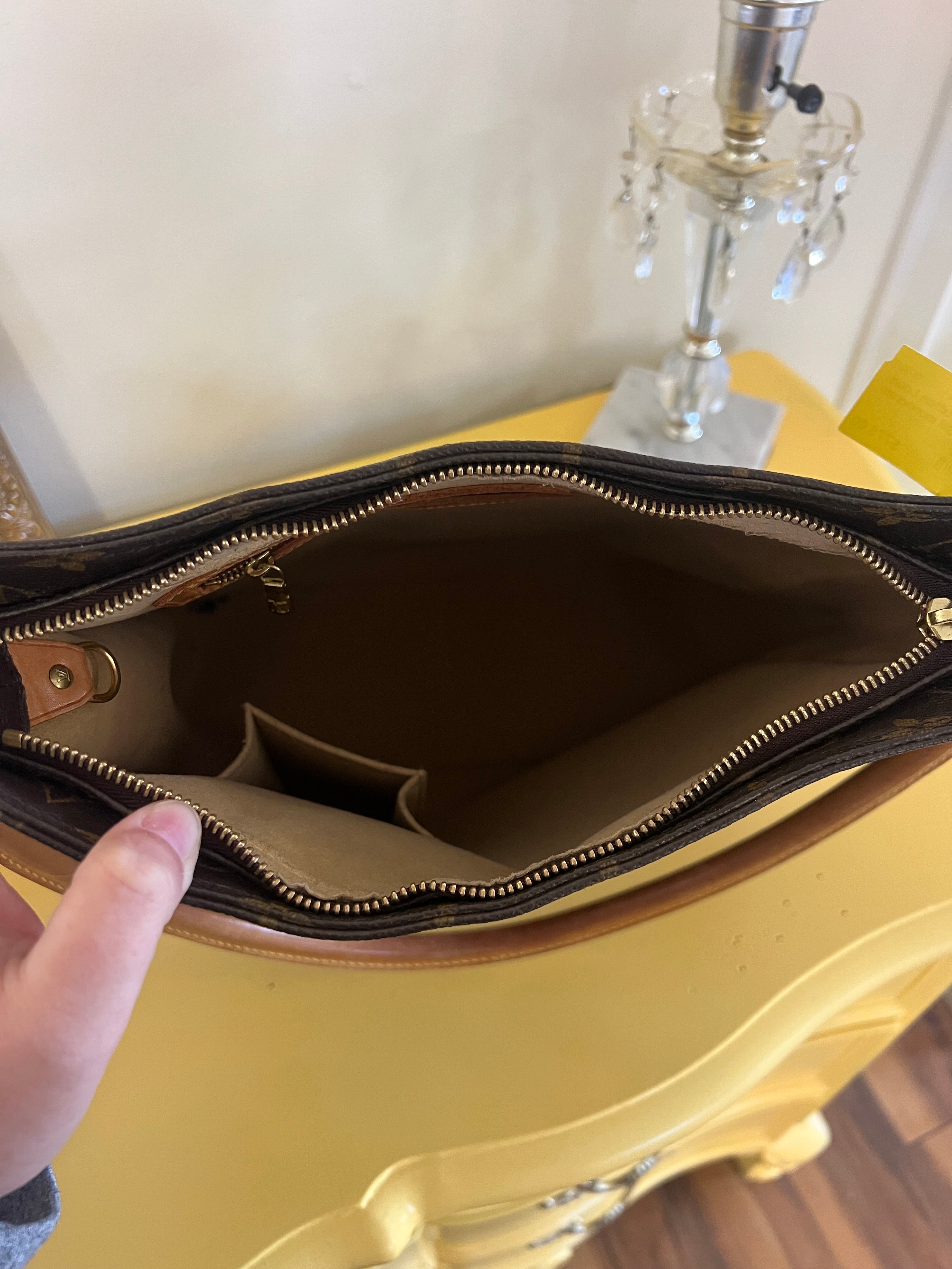 Louis Vuitton Looping Shoulder Bag